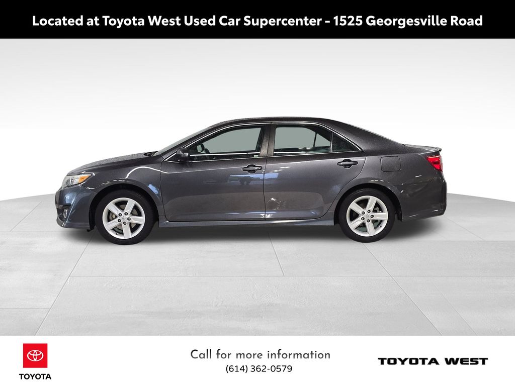 2014 Toyota Camry SE photo 6
