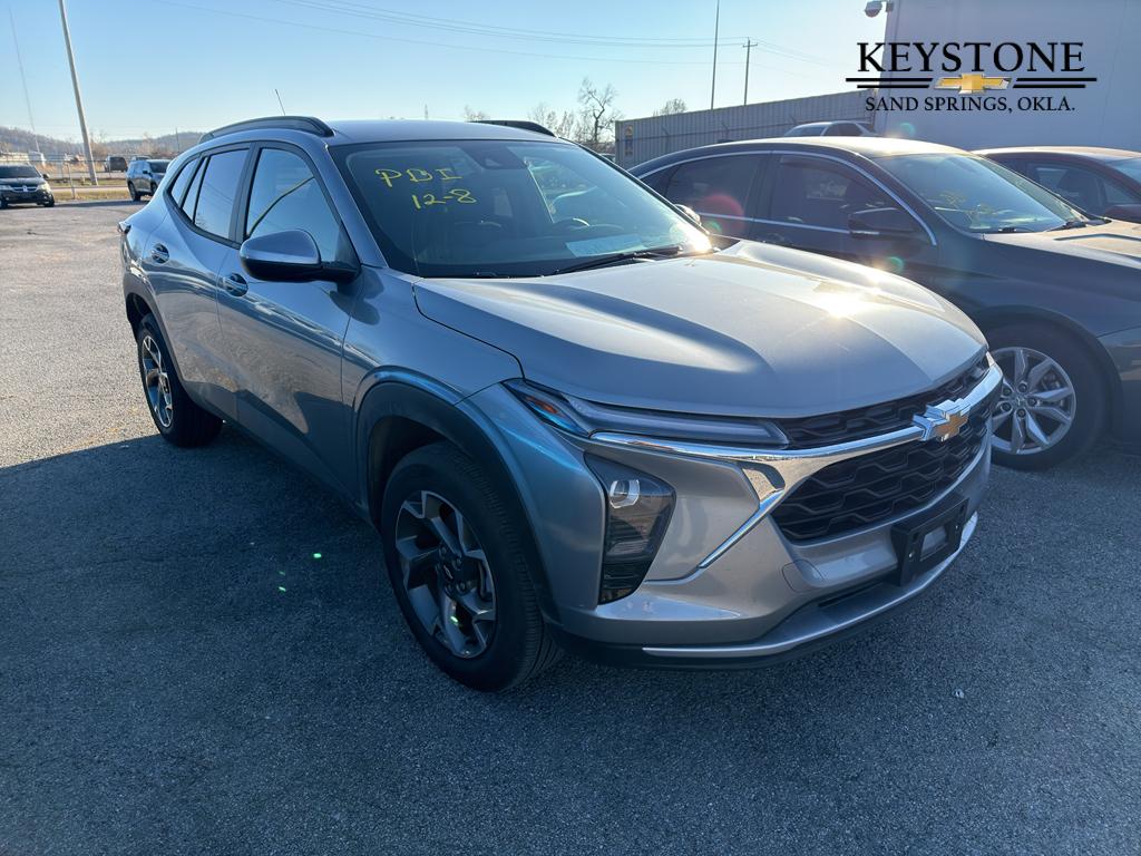 2025 Chevrolet Trax LT's photo