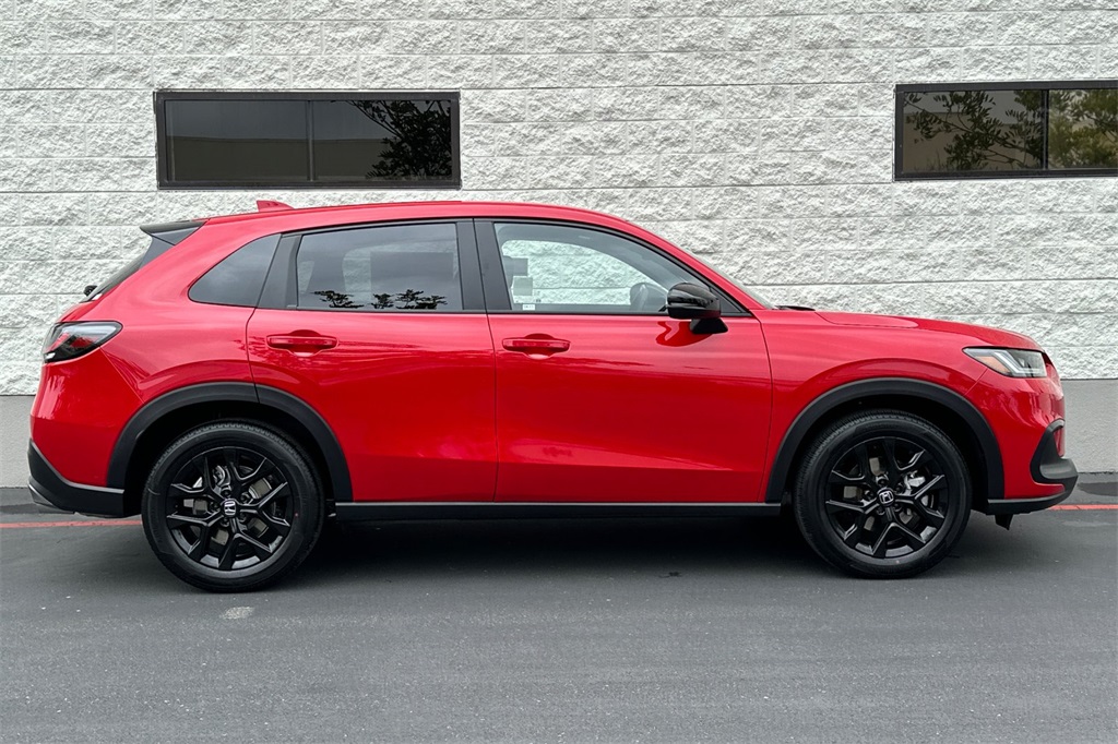 2025 Honda HR-V Sport photo 3