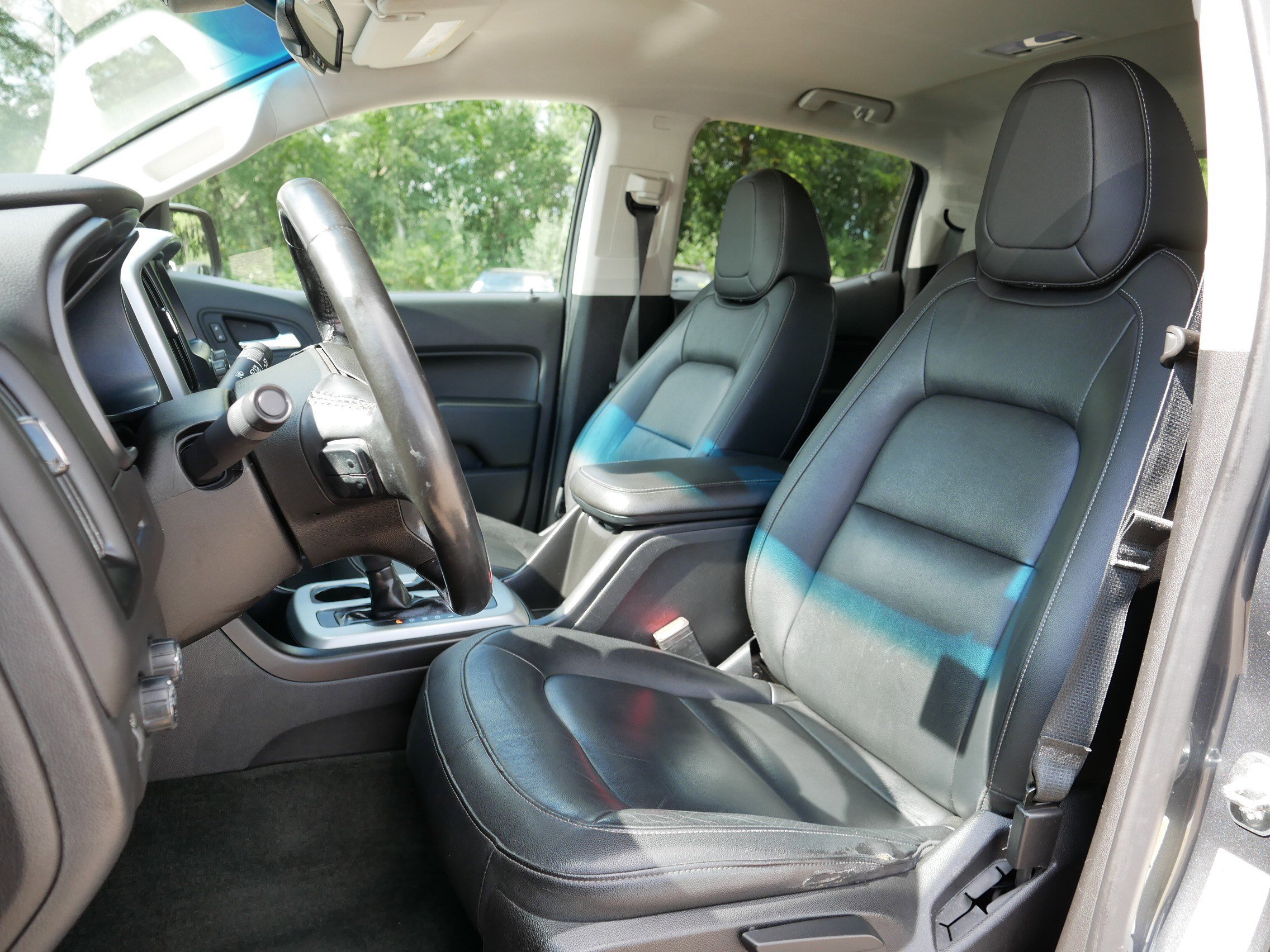 2017 Chevrolet Colorado LT photo 34