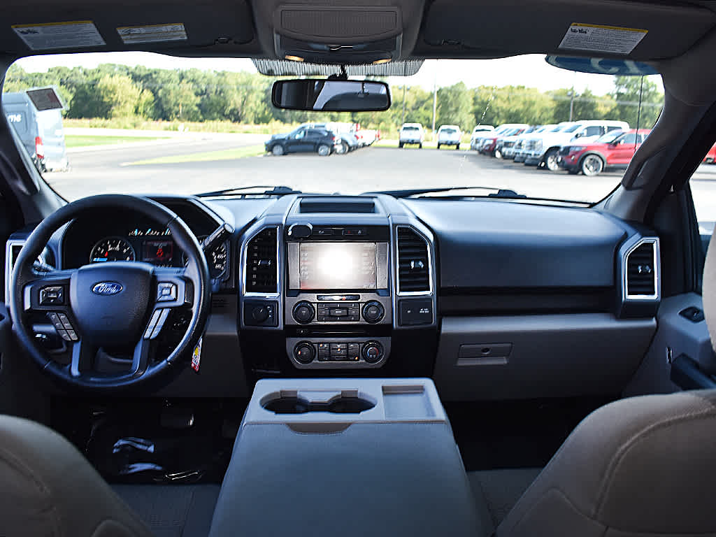 2015 Ford F-150 XLT photo 4