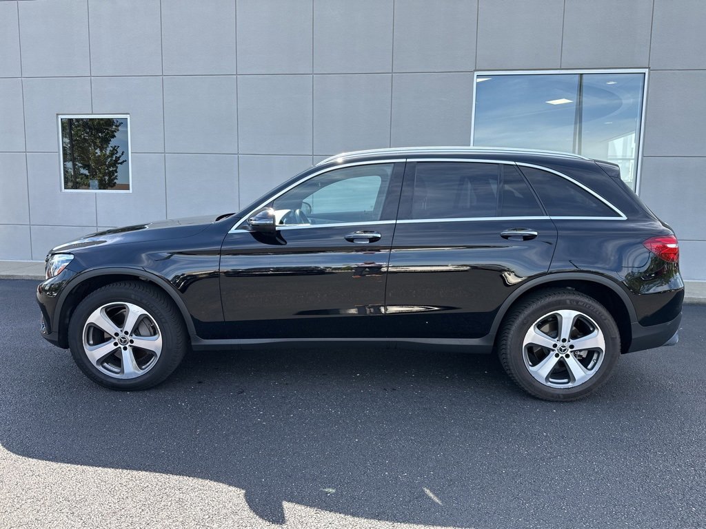 2019 Mercedes Benz GLC 300 4MATIC photo 2