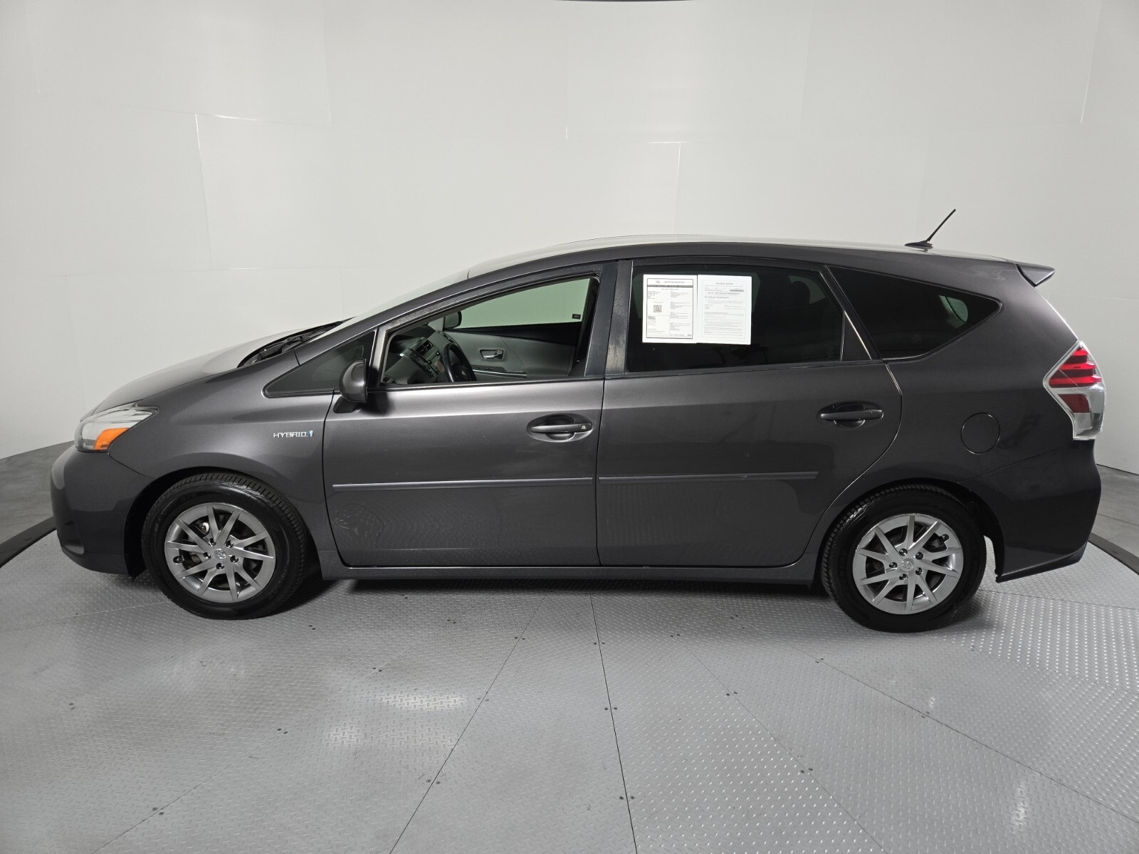 2015 Toyota Prius V Four photo 6