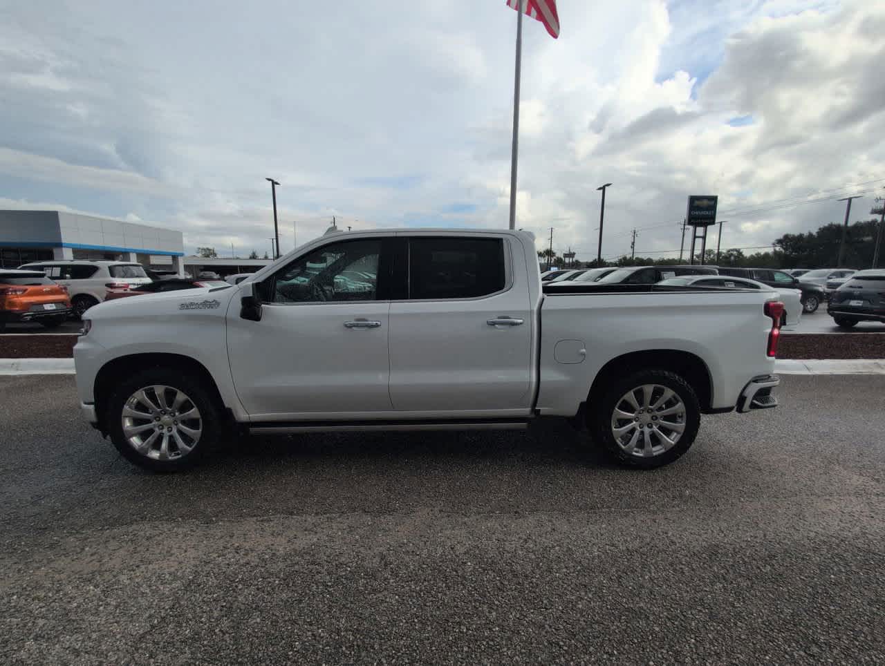 2020 Chevrolet Silverado 1500 High Country photo 12