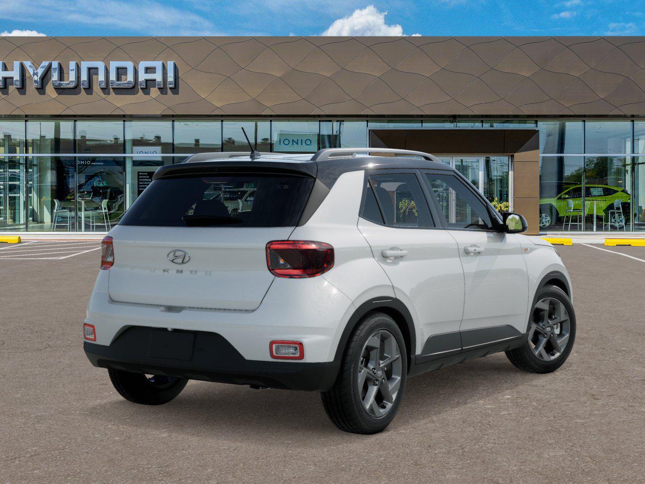 2025 Hyundai Venue Limited photo 4
