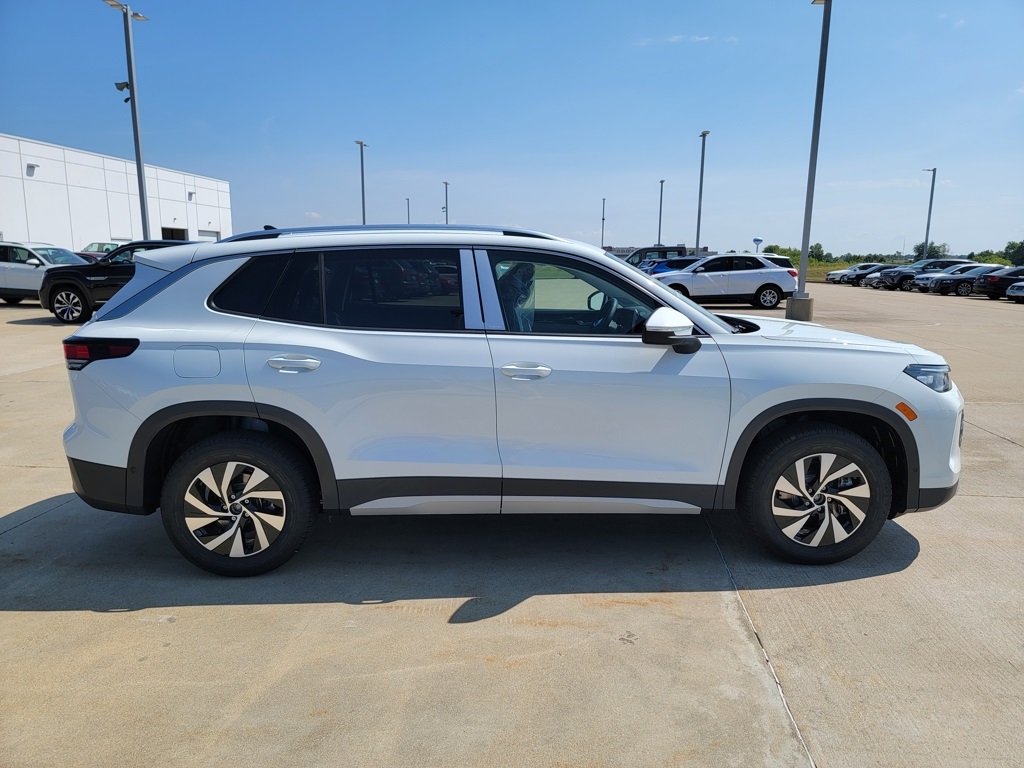 2025 Volkswagen Tiguan S photo 2