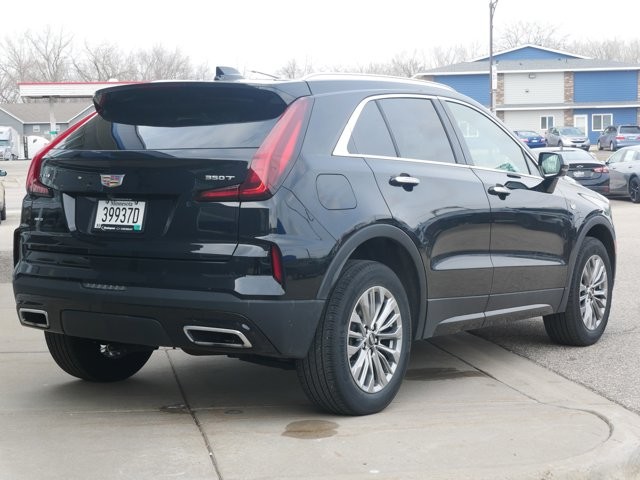 2024 Cadillac XT4 Premium Luxury photo 3