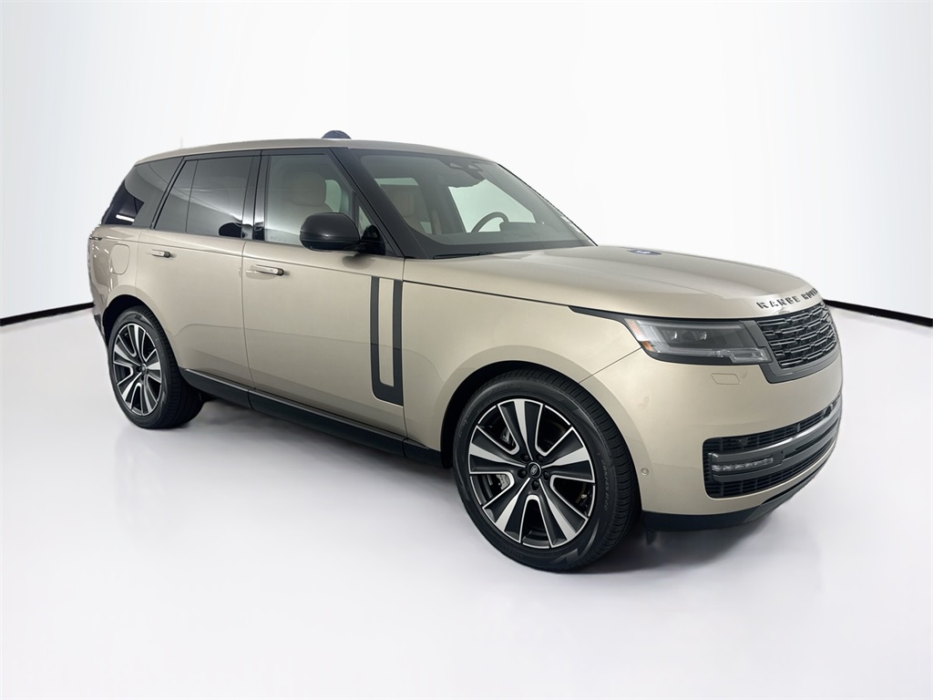 2025 Land Rover Range Rover SE photo 3