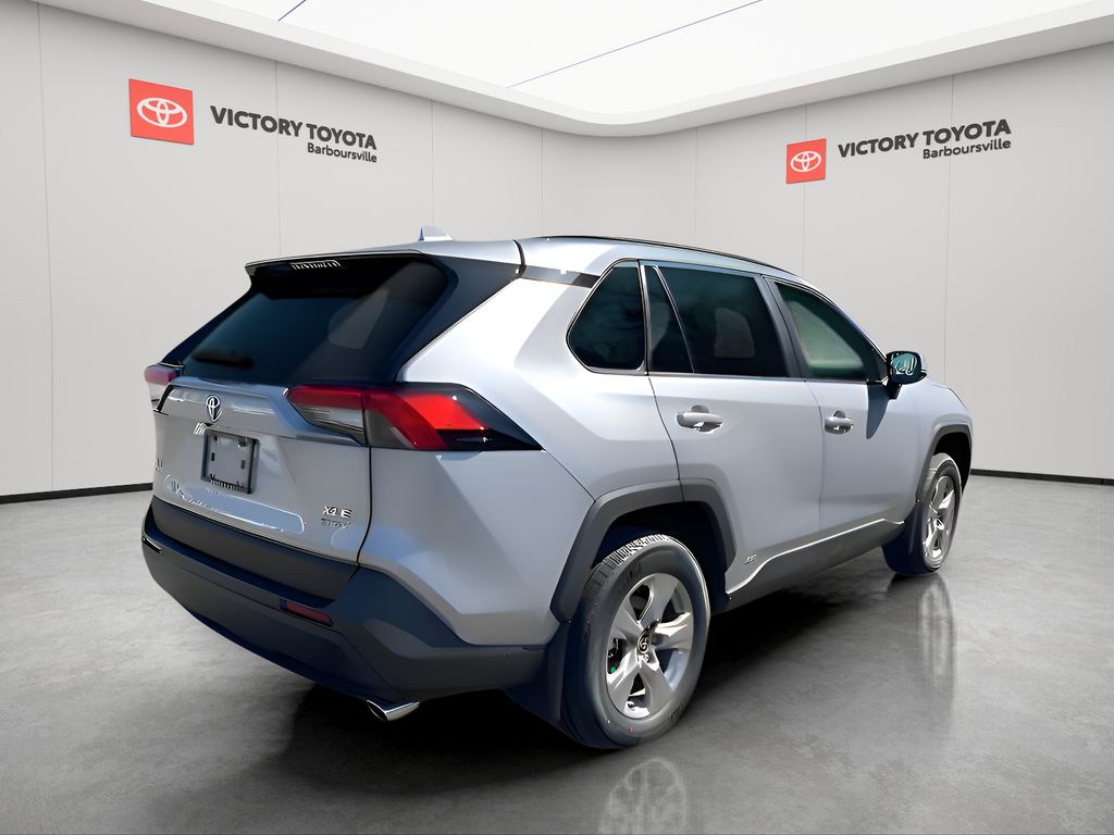 2025 Toyota RAV4 Hybrid XLE photo 3