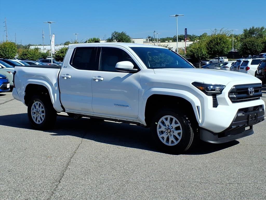 2025 Toyota Tacoma SR5 4x4 Double Cab photo 2