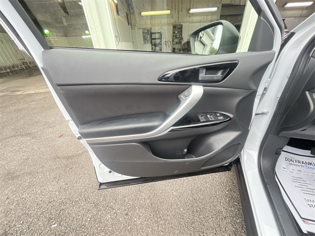 2026 Mitsubishi Eclipse Cross LE photo 13