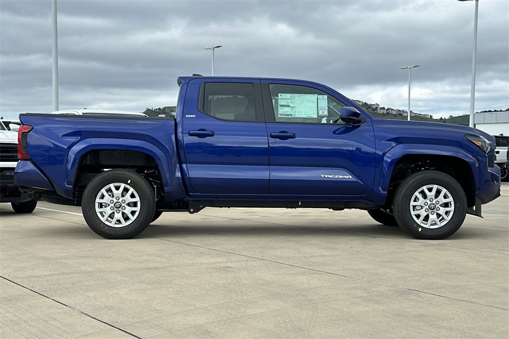 2025 Toyota Tacoma SR5 Double Cab photo 3