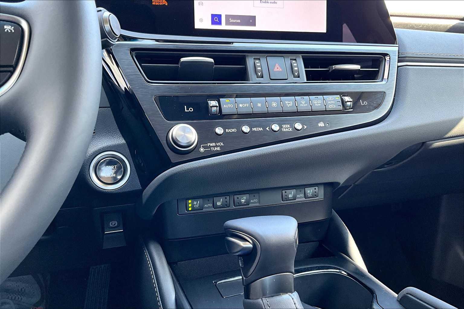 2025 Lexus ES 350 photo 30
