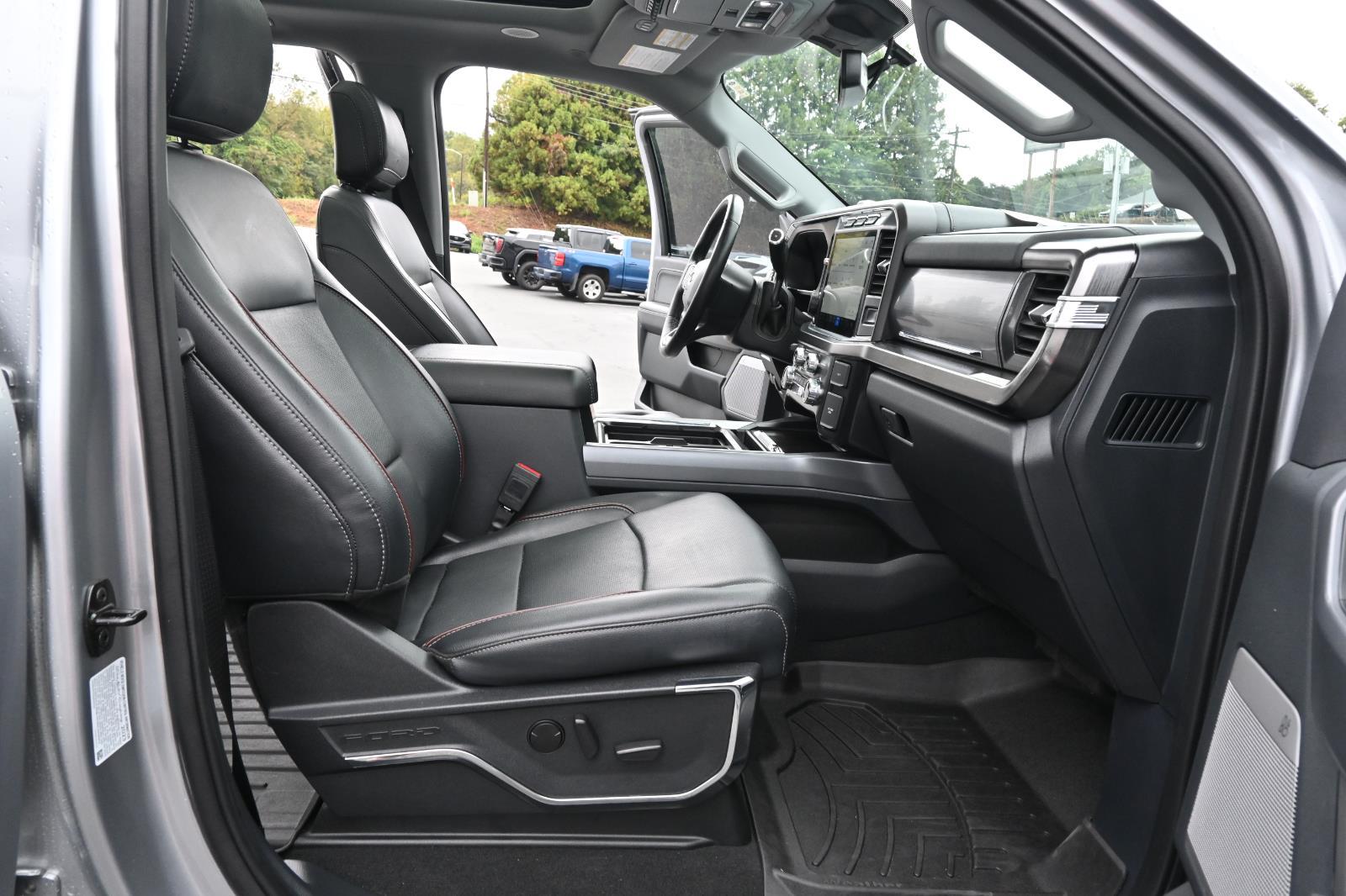 2023 Ford F-350 Lariat photo 36