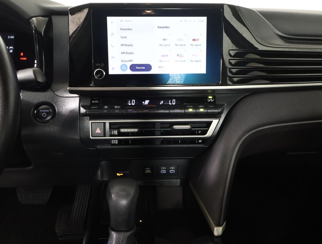 2025 Toyota Camry LE photo 10