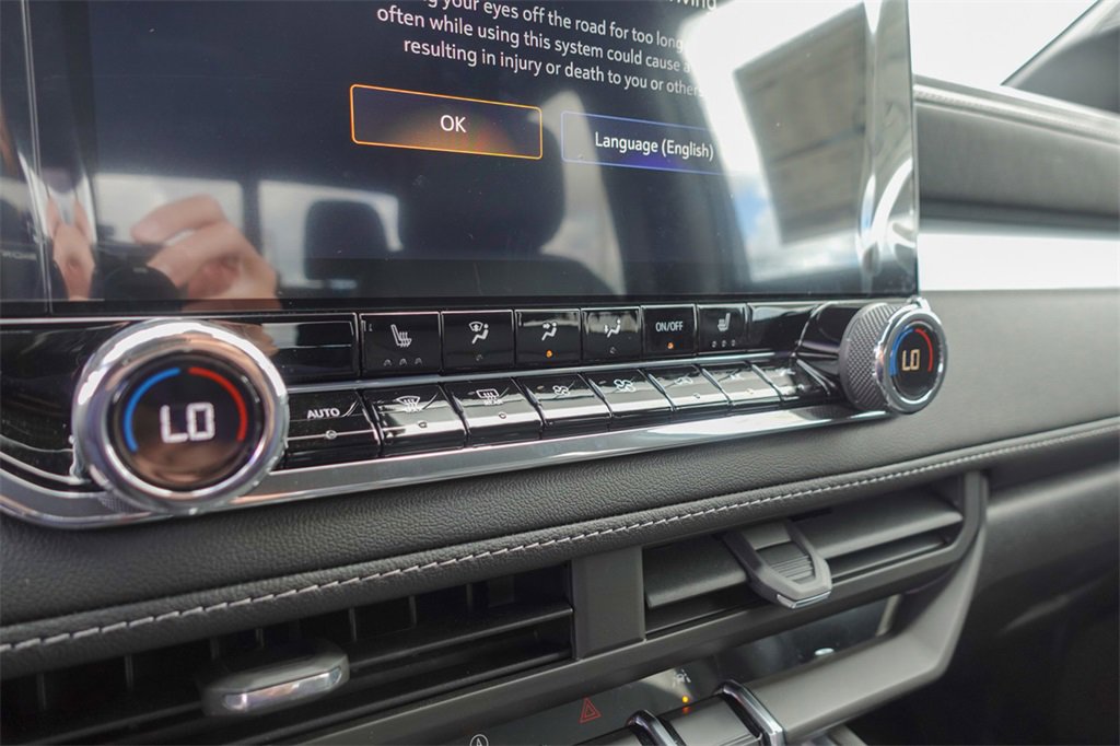 2025 Chevrolet Colorado Work Truck LT photo 19
