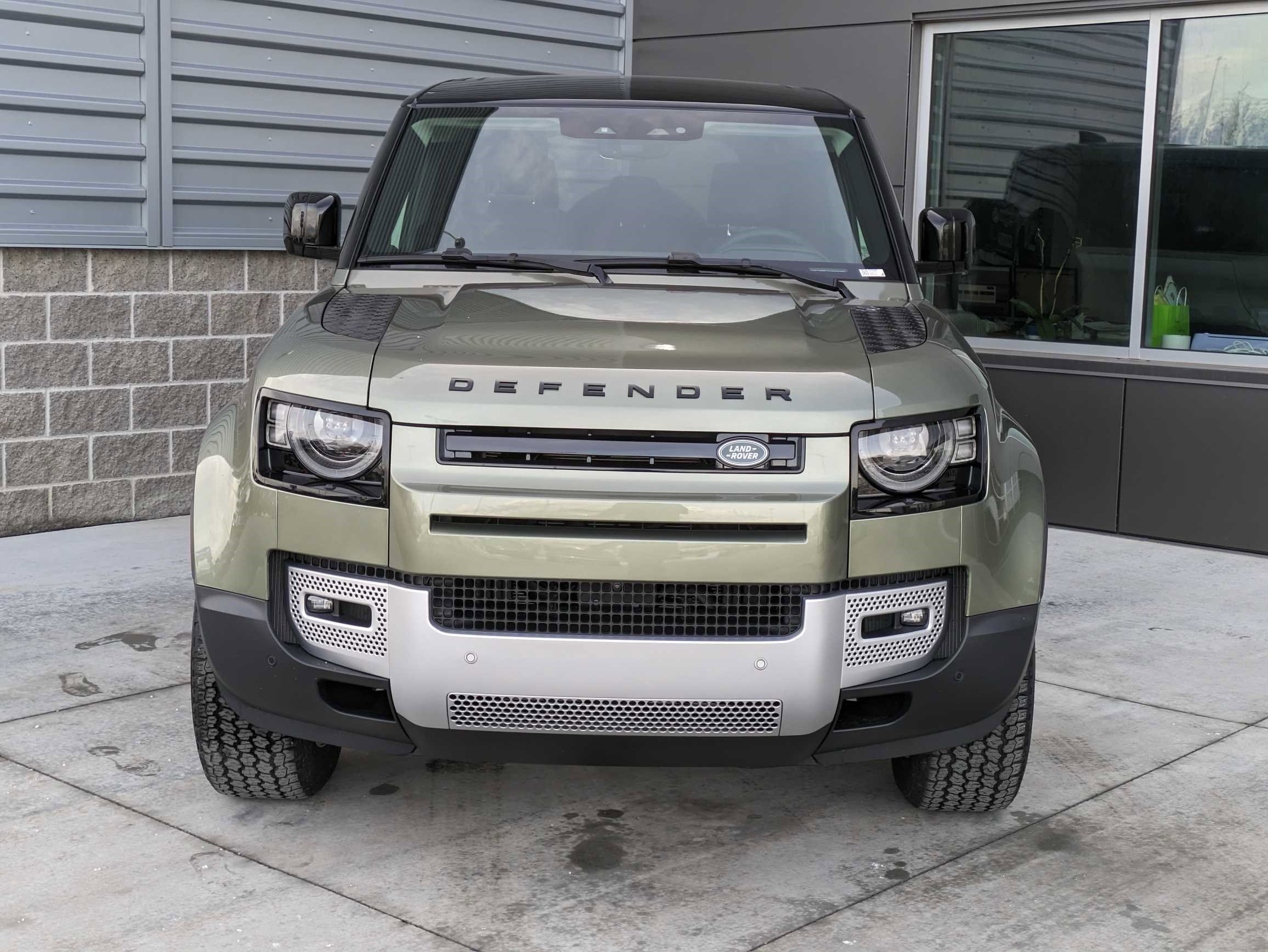 New 2024 Land Rover Defender 110 P500 SE 4 Door SUV in Lehi R2285581