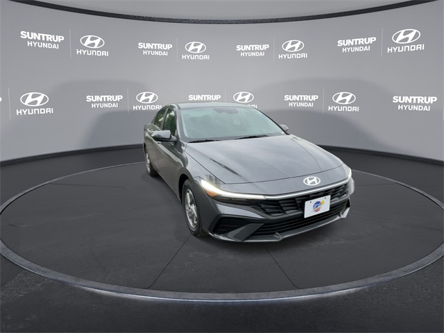 2025 Hyundai Elantra SE photo 3
