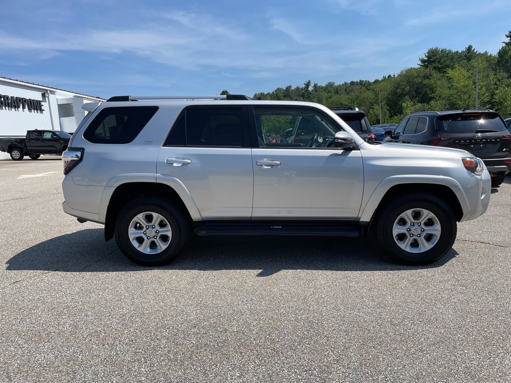 2022 Toyota 4Runner SR5 Premium photo 3