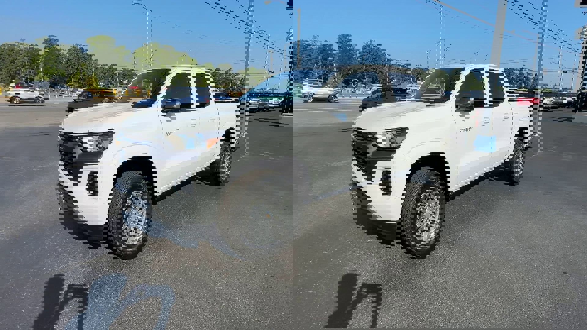 2025 Chevrolet Colorado Work Truck LT photo 3