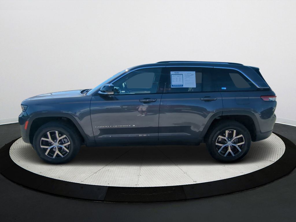 2023 Jeep Grand Cherokee Limited photo 3