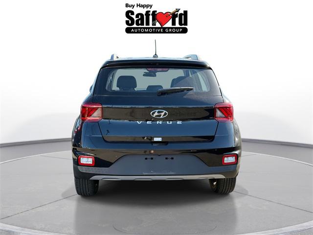 2025 Hyundai Venue SEL photo 12