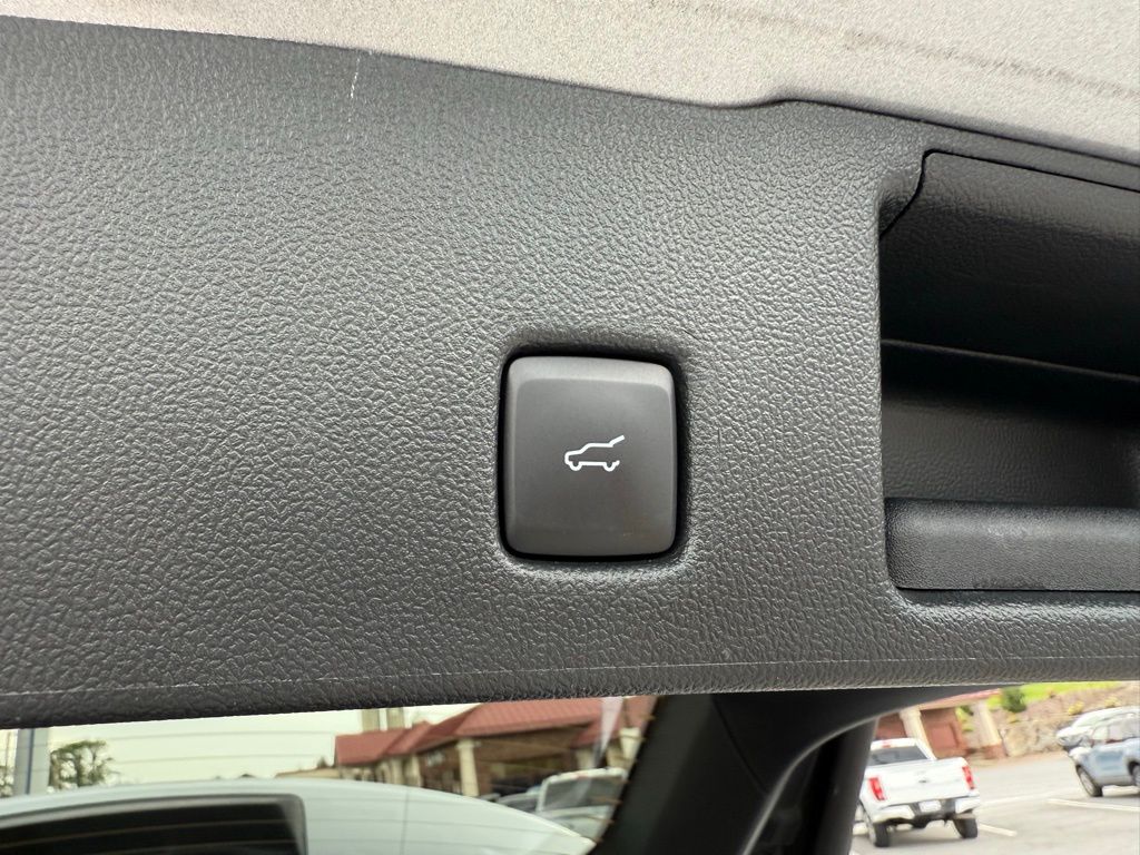 2022 Ford Escape SEL photo 29