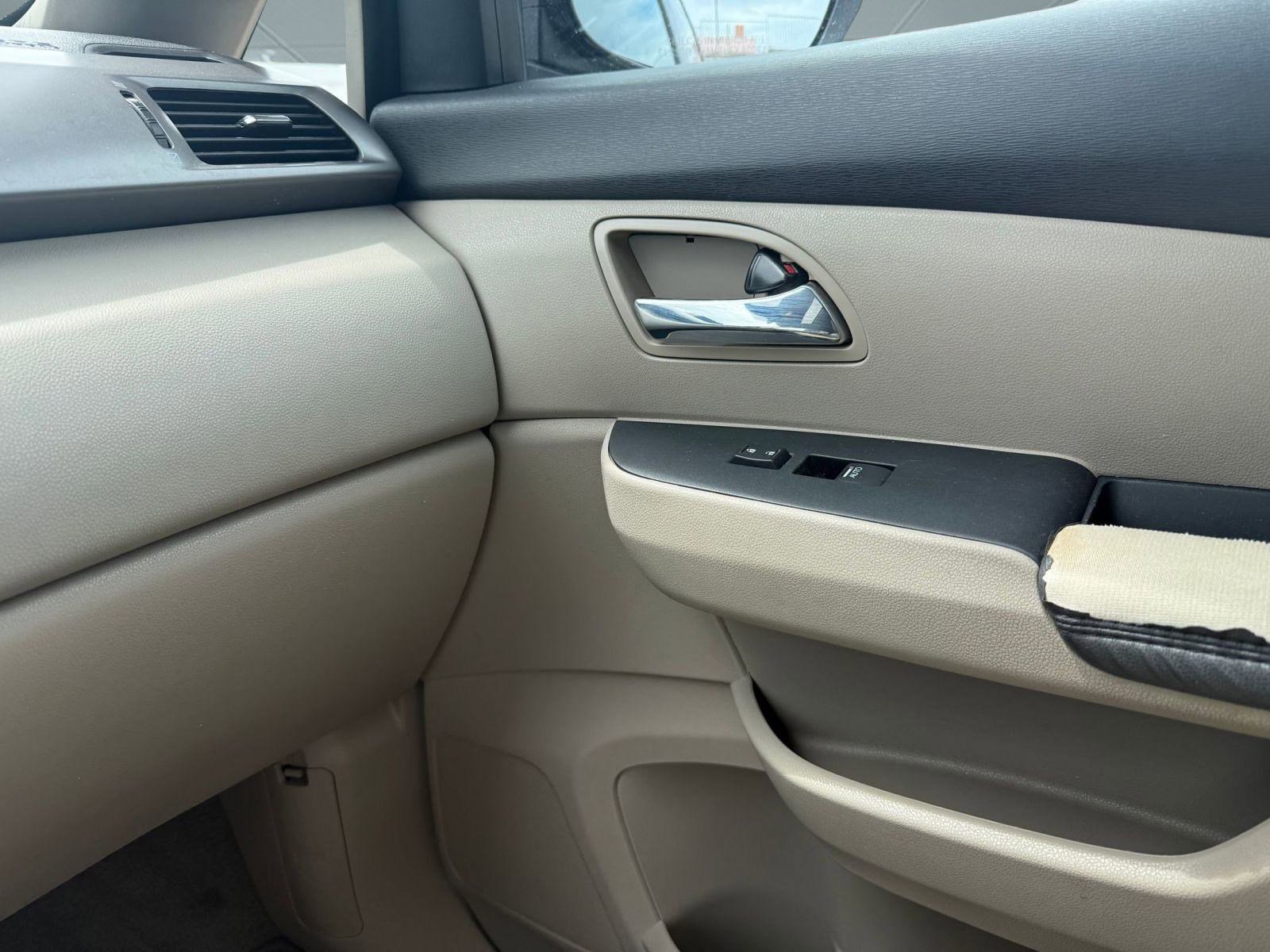 2016 Honda Odyssey EX-L photo 28