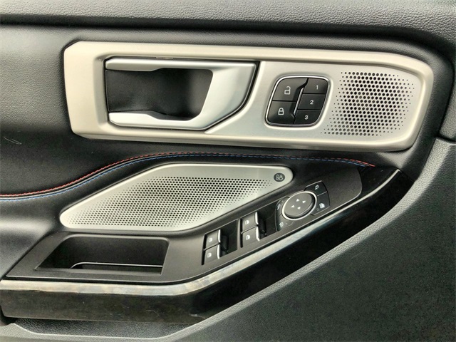 2024 Ford Explorer ST photo 5