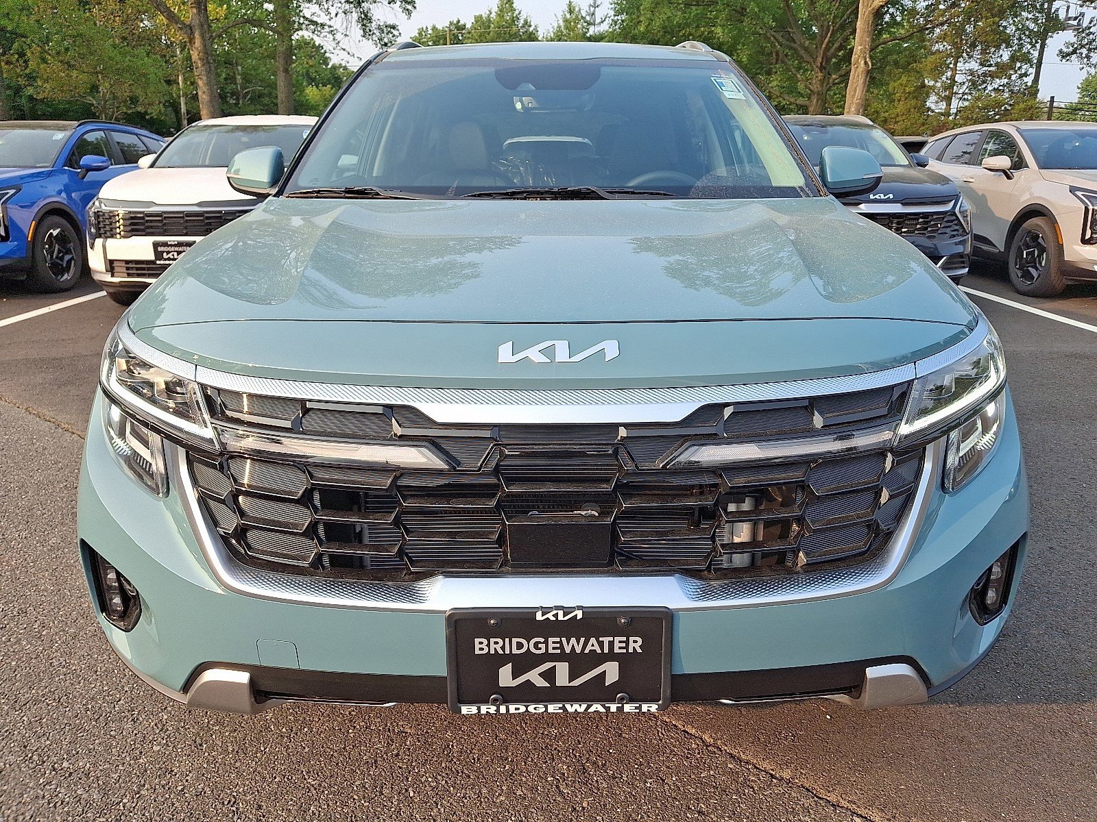 2026 Kia Seltos SX photo 2