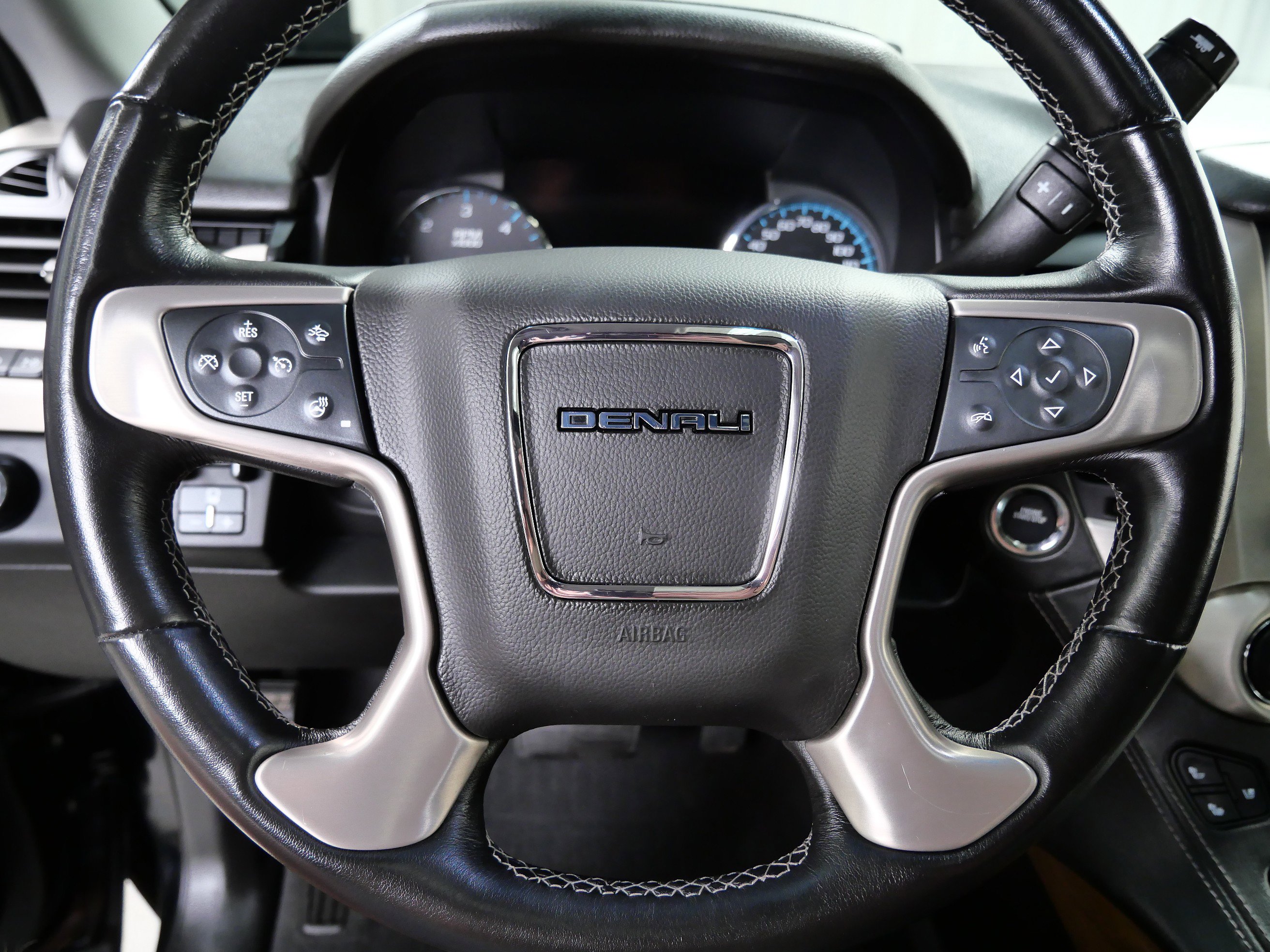 2020 Gmc Yukon Denali photo 24