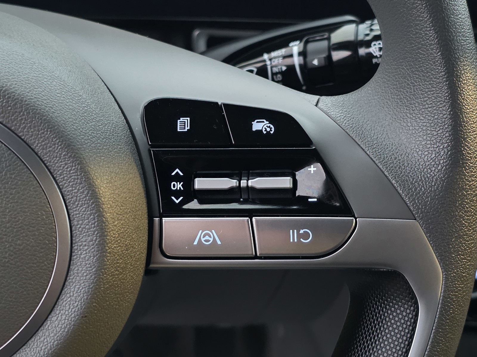 2024 Hyundai Elantra SEL photo 30