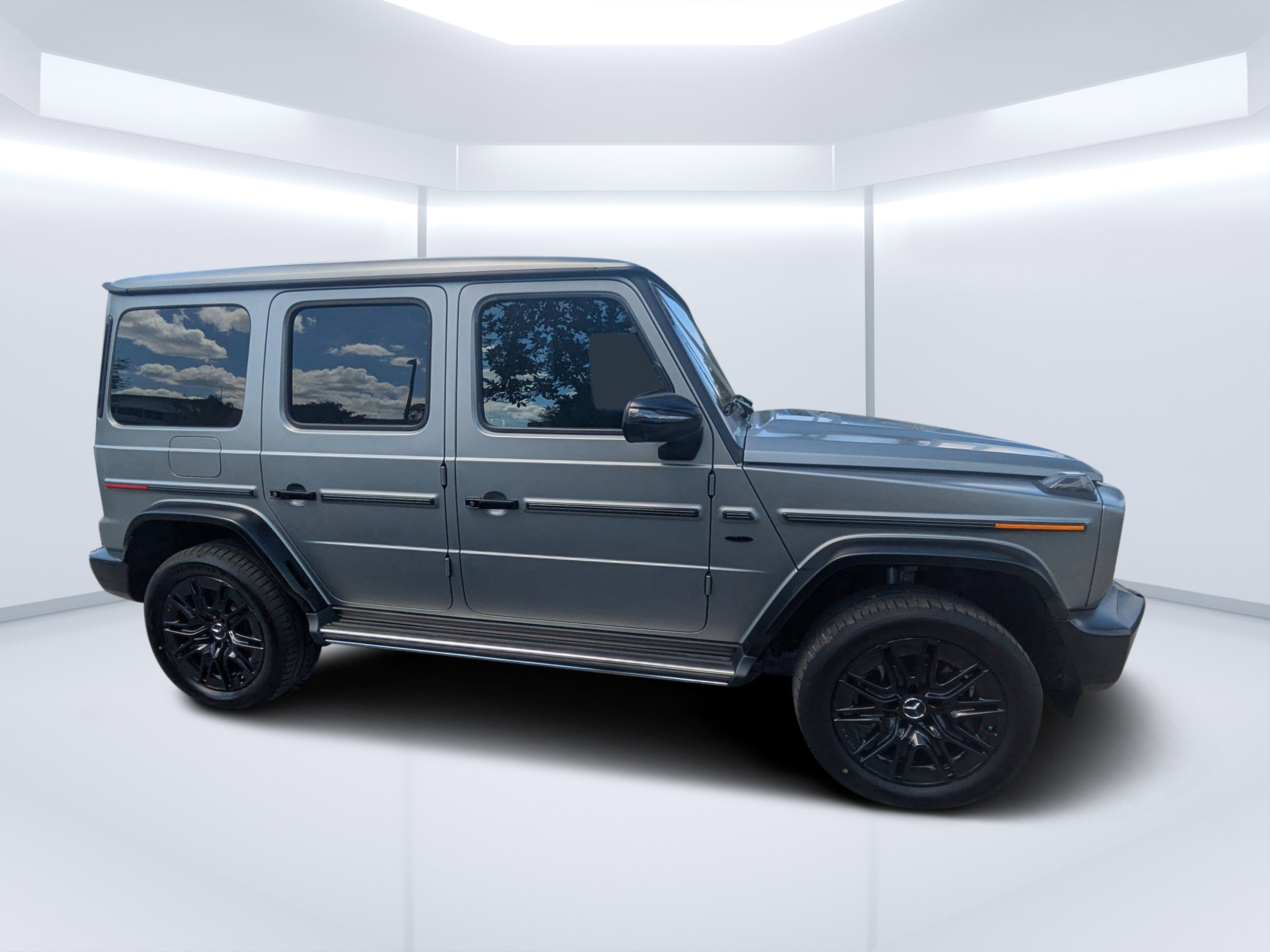 2025 Mercedes Benz G photo 2