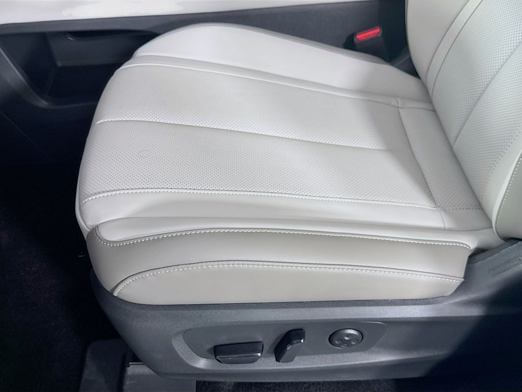 2026 Infiniti QX60 Luxe photo 23
