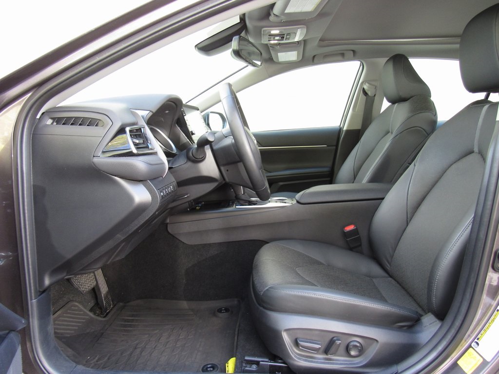 2022 Toyota Camry XLE photo 5