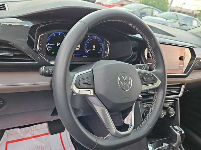 2022 Volkswagen Taos SEL photo 8