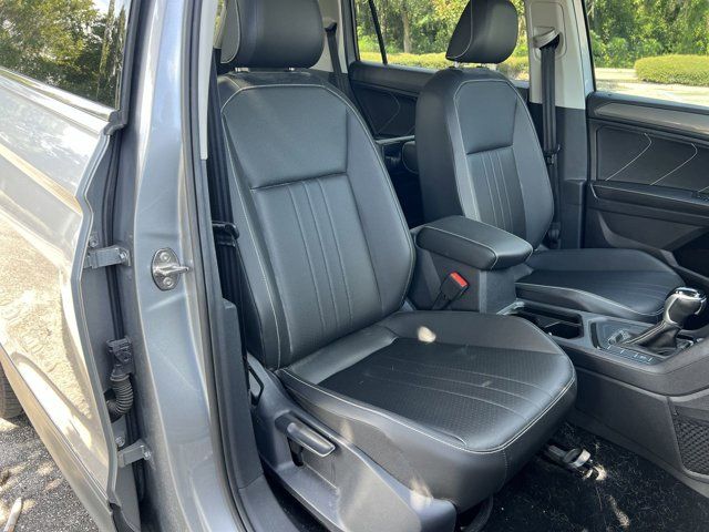 2023 Volkswagen Tiguan SE photo 17