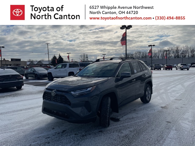 2025 Toyota RAV4 XLE's photo