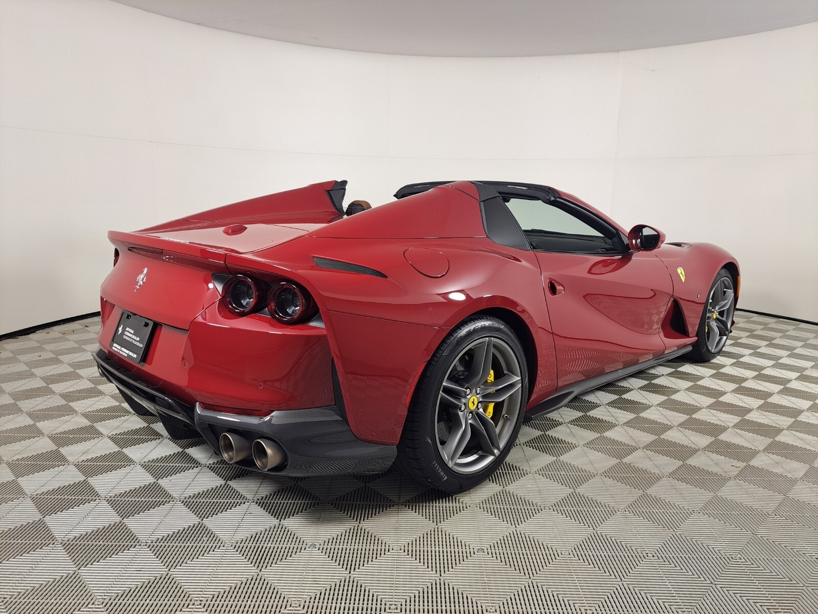 2023 Ferrari 812 GTS Base photo 3
