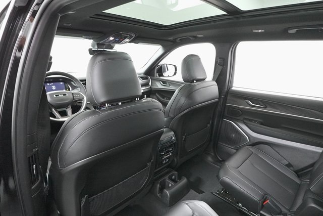 2025 Jeep Grand Cherokee Limited photo 26