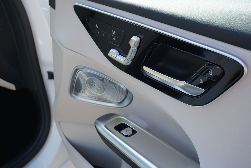 2025 Mercedes Benz C 300 photo 56