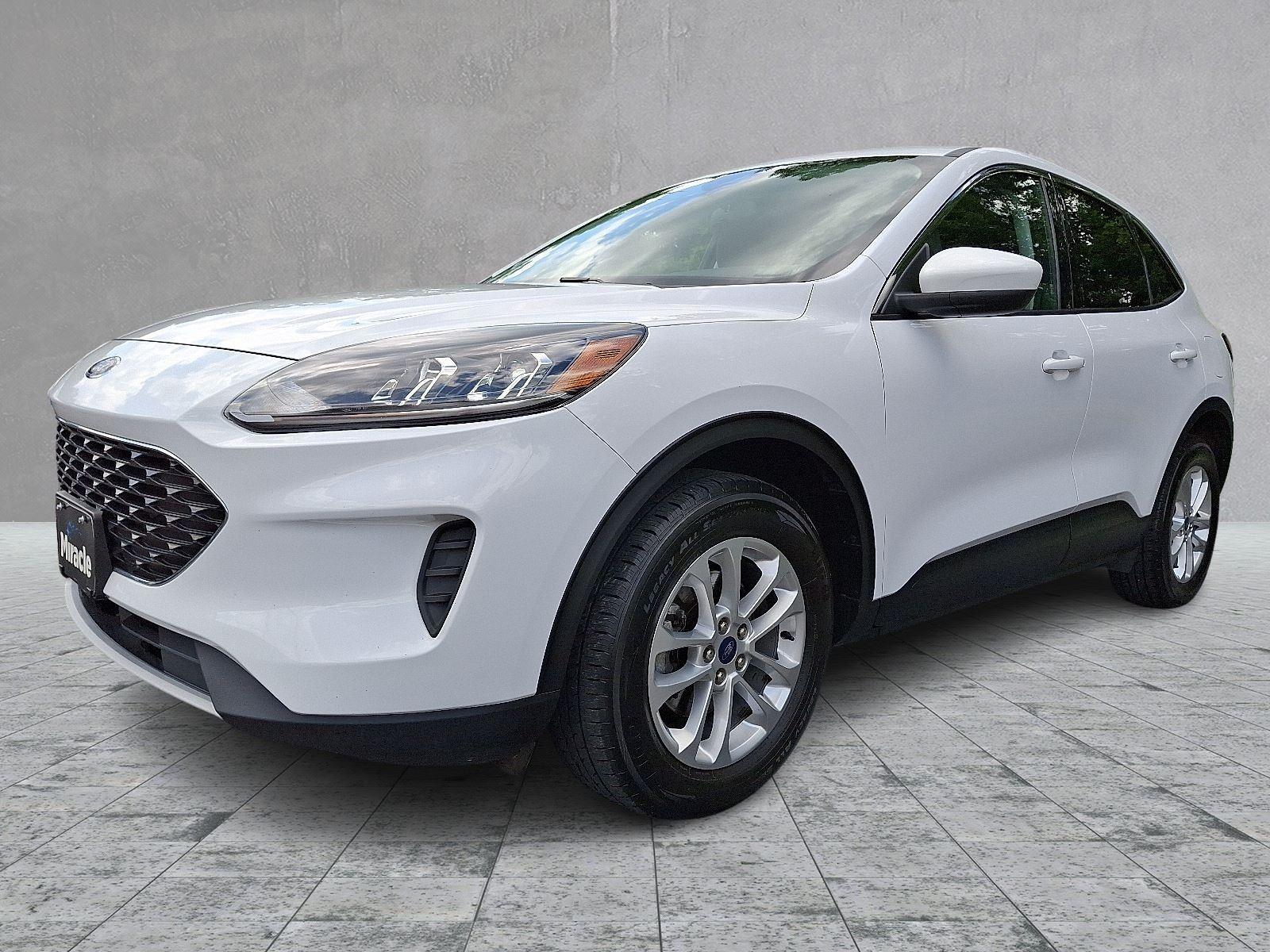 2021 Ford Escape SE photo 3
