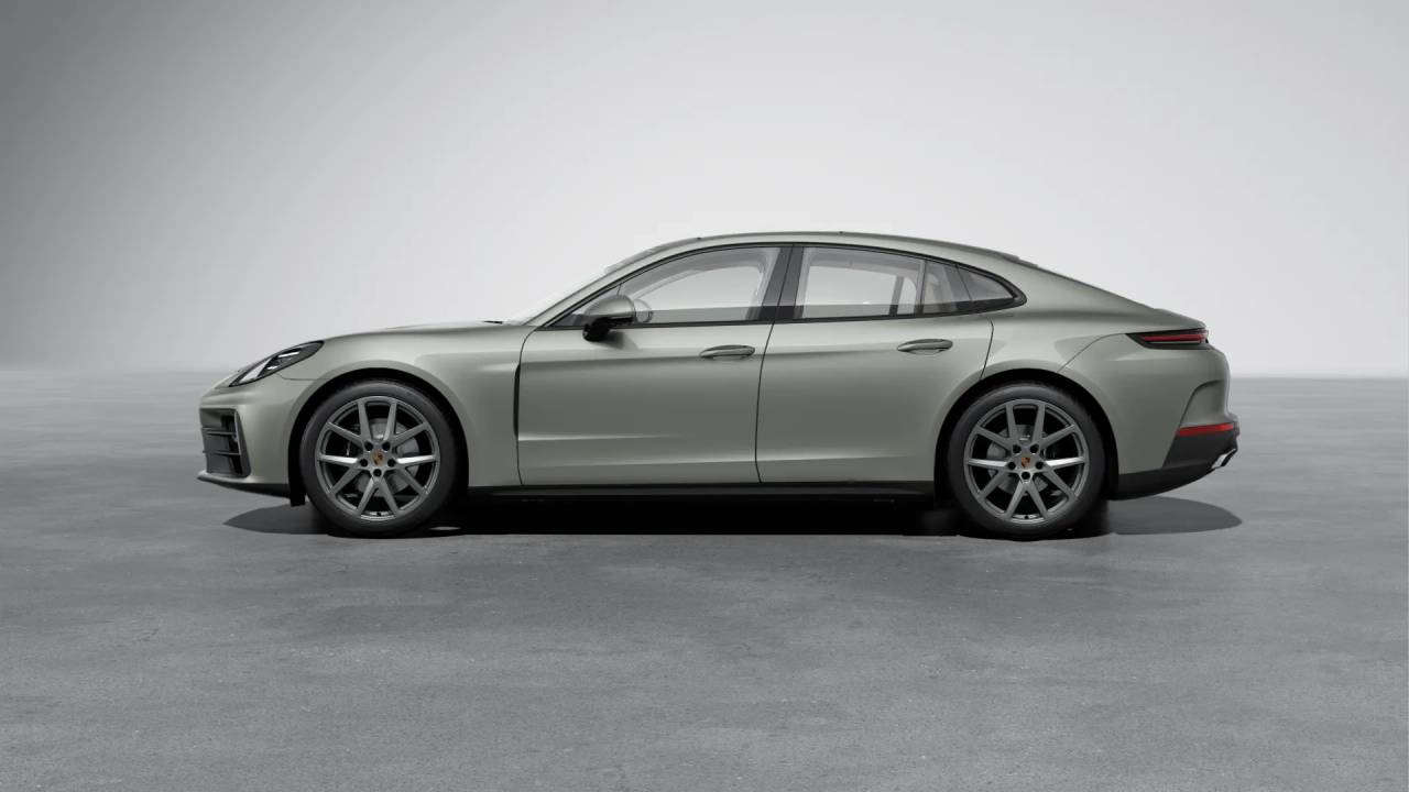 2026 Porsche Panamera 4 photo 2