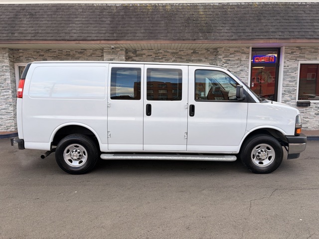 2024 Chevrolet Express 2500 Work Van photo 4