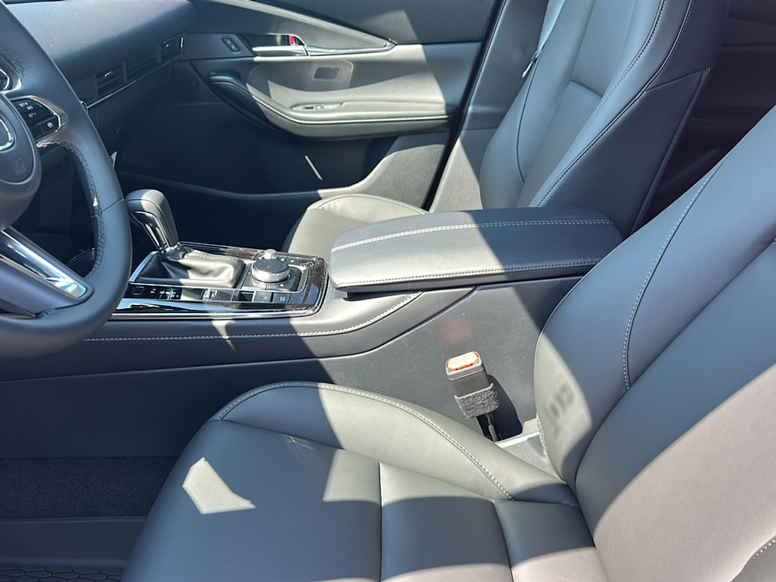 2025 Mazda CX-30 2.5 S Preferred photo 3