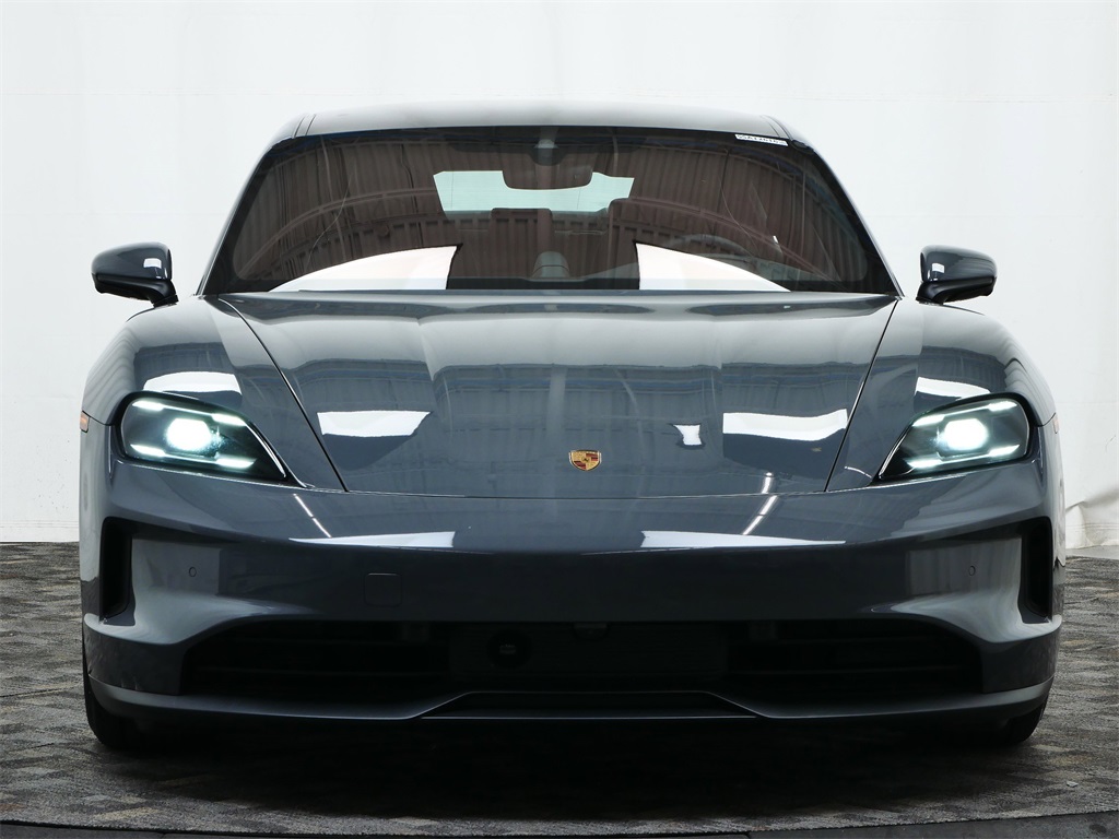 2025 Porsche Taycan 4 photo 10