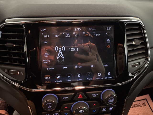 2020 Jeep Grand Cherokee Laredo E photo 12