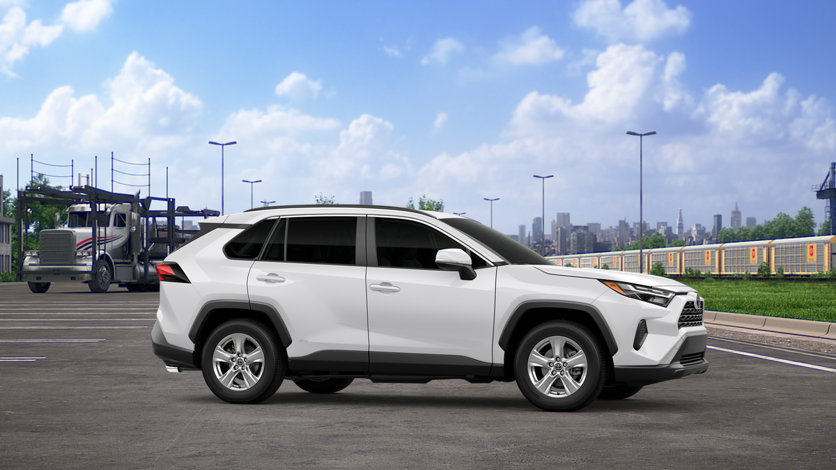 2025 Toyota RAV4 Hybrid XLE photo 13