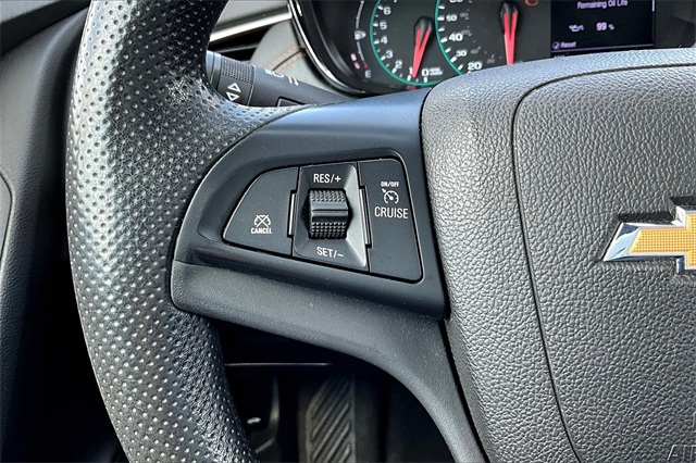 2020 Chevrolet Trax LS photo 17