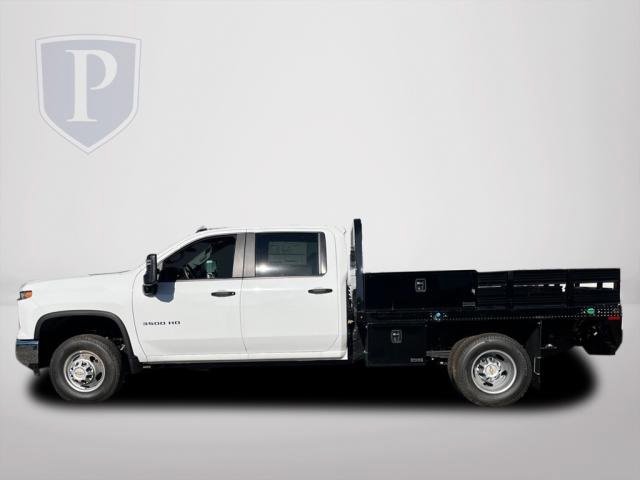 2024 Chevrolet Silverado 3500HD Work Truck photo 2